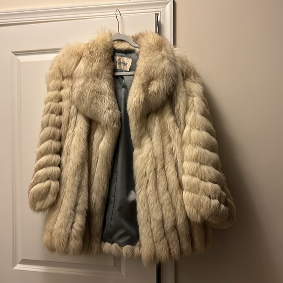 Fox Fur - Picture 2 of 4